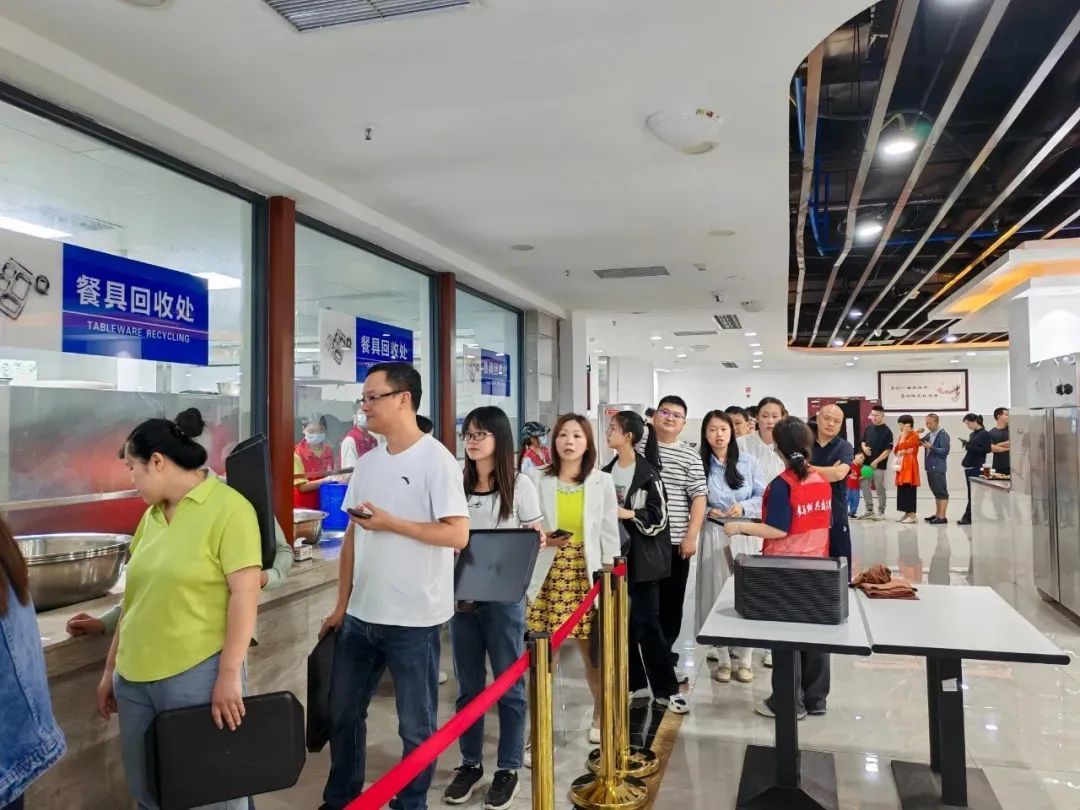 端午+六一,各地政府食堂又出新花样!网友:“妈,我今天不回家吃了” 端午+六一,各地政府食堂又出新花样!网友:“妈,我今天不回家吃了”