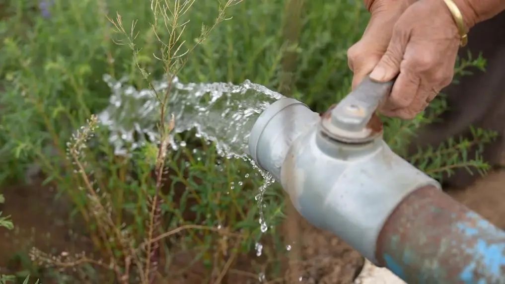 山西部分村镇村民反映,浇地水费过高?记者展开调查→ 山西部分村镇村民反映,浇地水费过高?记者展开调查→