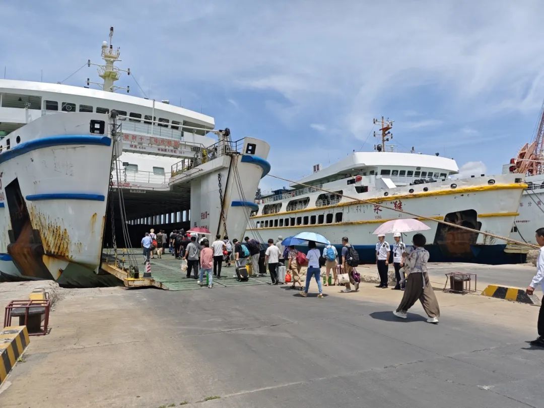 效率安全双提升!端午假期琼州海峡“丝滑”过海 效率安全双提升!端午假期琼州海峡“丝滑”过海