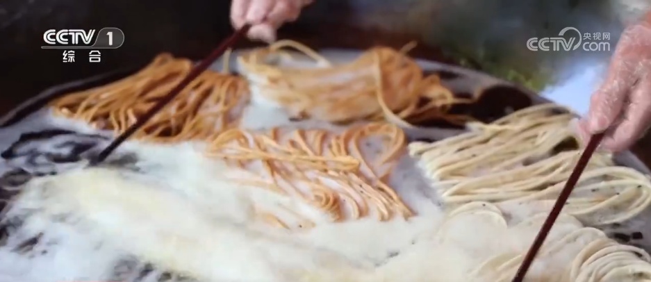 寻味“舌尖上的端午” 各地节令美食成为中华民俗文化的鲜活注脚 寻味“舌尖上的端午” 各地节令美食成为中华民俗文化的鲜活注脚