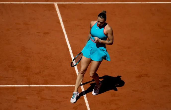 首次挺进法网八强!郑钦文将再战萨巴伦卡 首次挺进法网八强!郑钦文将再战萨巴伦卡