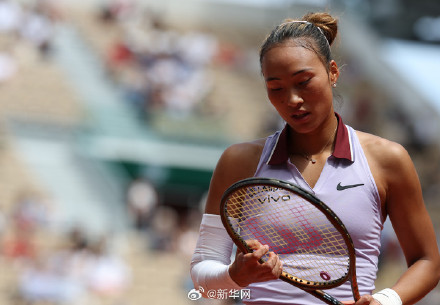 郑钦文击败萨姆索诺娃 首进法网女单八强