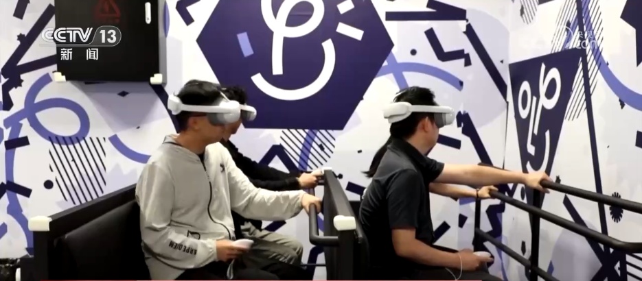 “商文旅”融合催热假日经济 “花样”民俗点燃消费市场新引擎 “商文旅”融合催热假日经济 “花样”民俗点燃消费市场新引擎