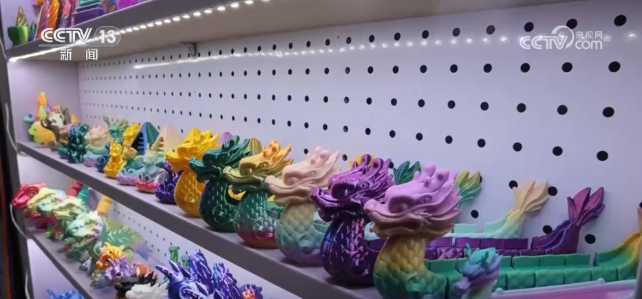 “端午经济”热气腾腾 中国龙舟文化“划”向全世界 “端午经济”热气腾腾 中国龙舟文化“划”向全世界