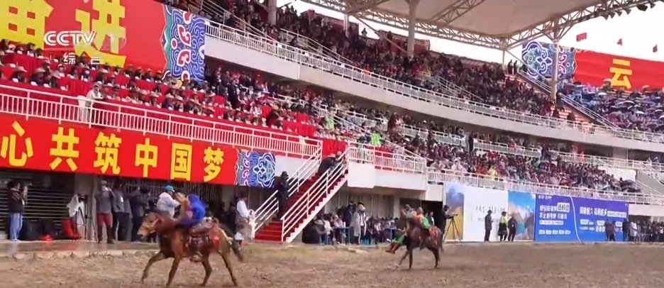 “龙舟+”、诗画民俗……“热气腾腾”的端午假期助力各地节日消费亮点纷呈