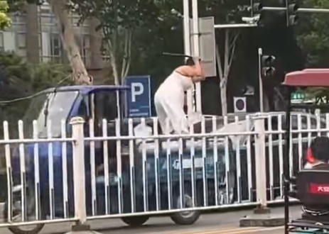 通报:位某(女,29岁),系精神病发作 通报:位某(女,29岁),系精神病发作