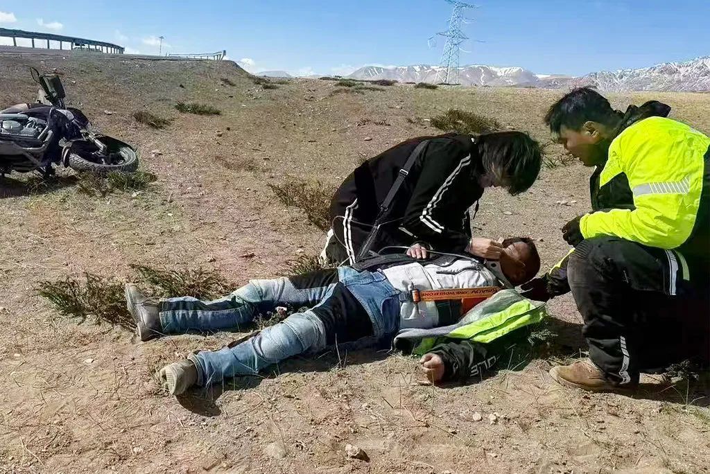 惊心动魄!海拔4500米的生死救援…… 惊心动魄!海拔4500米的生死救援……