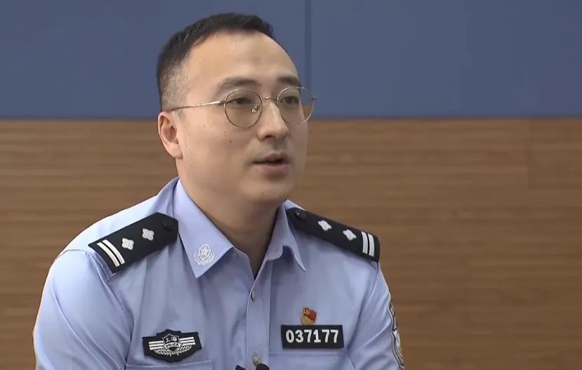 一眼看穿！上海爷叔报警：这两人极为奇怪！警方一查，果然不对劲→