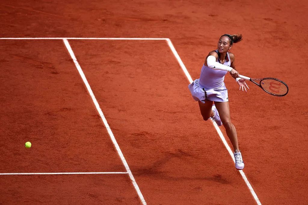 郑钦文憾负萨巴伦卡 郑钦文憾负萨巴伦卡