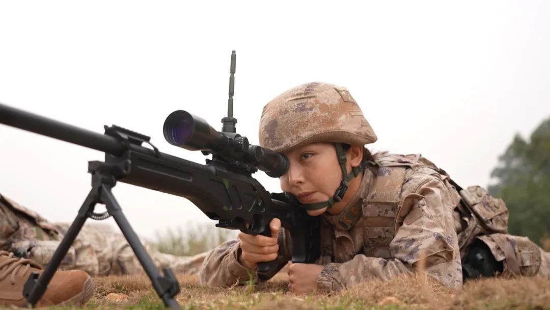 被誉为“军营版迪丽热巴”的她,获全国表彰! 被誉为“军营版迪丽热巴”的她,获全国表彰!