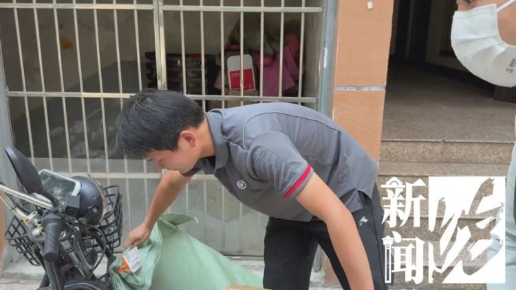 太危险!上海一八旬老伯家中突发火情,消防员破门后震惊,“帮凶”竟然是…… 太危险!上海一八旬老伯家中突发火情,消防员破门后震惊,“帮凶”竟然是……