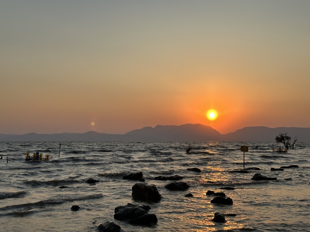 云南立法保护九大高原湖泊:禁止在入湖河道洗车等,9月1日起施行 云南立法保护九大高原湖泊:禁止在入湖河道洗车等,9月1日起施行