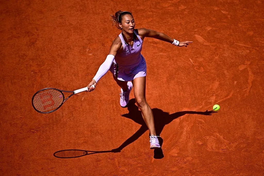 郑钦文憾负萨巴伦卡 郑钦文憾负萨巴伦卡