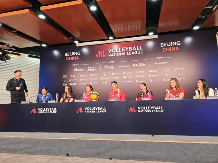 2025世界女排联赛首战在即 中国女排对比赛充满期待 2025世界女排联赛首战在即 中国女排对比赛充满期待