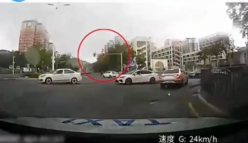 厦门岛内突发！幼童昏厥，的士司机连闯红灯紧急送医！
