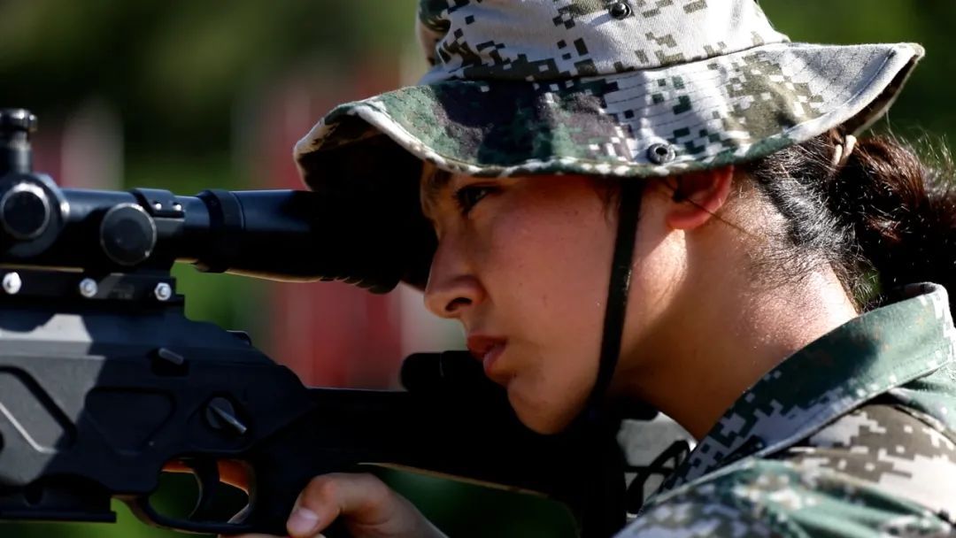 被誉为“军营版迪丽热巴”的她,获全国表彰! 被誉为“军营版迪丽热巴”的她,获全国表彰!