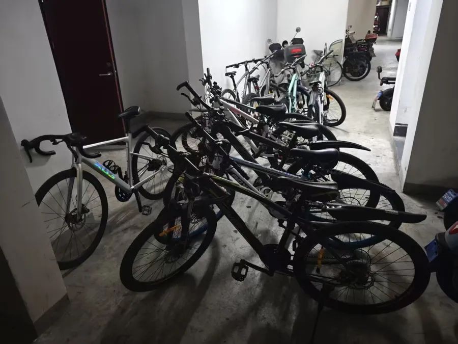 男子频频对路边自行车下手,原因令人震惊!被抓时称,“就等着你们来找我了” 男子频频对路边自行车下手,原因令人震惊!被抓时称,“就等着你们来找我了”