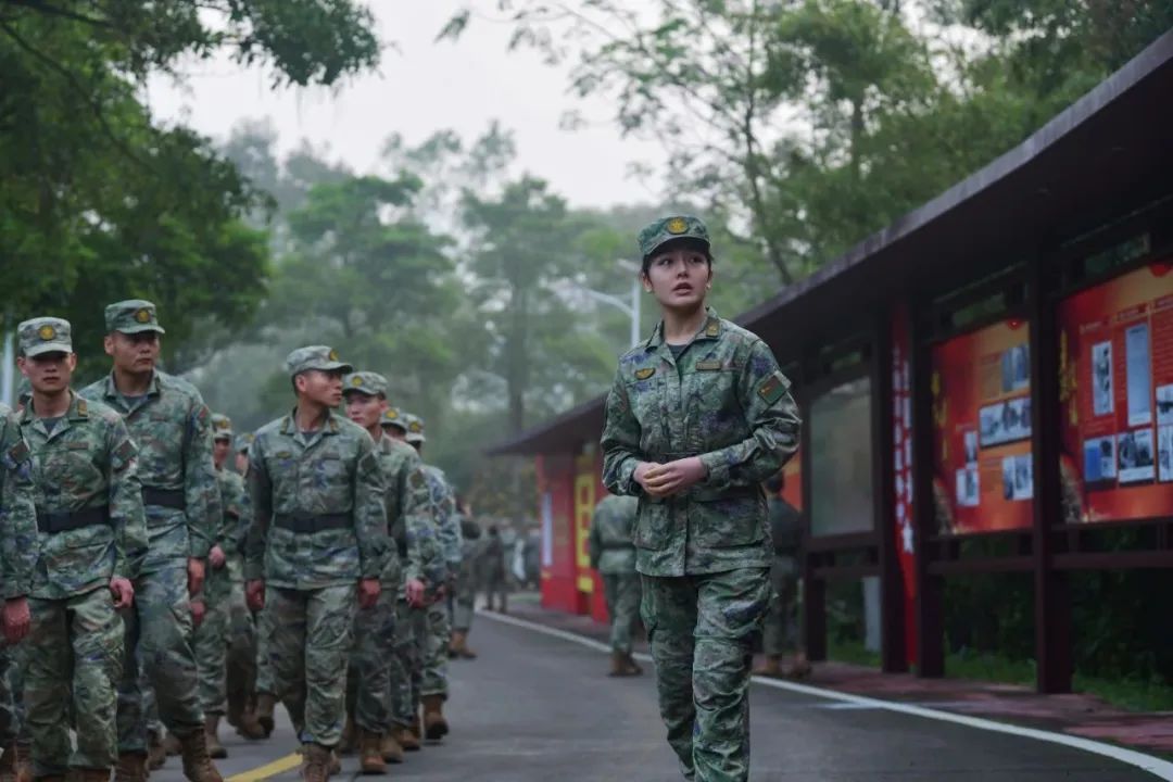 被誉为“军营版迪丽热巴”的她,获全国表彰! 被誉为“军营版迪丽热巴”的她,获全国表彰!