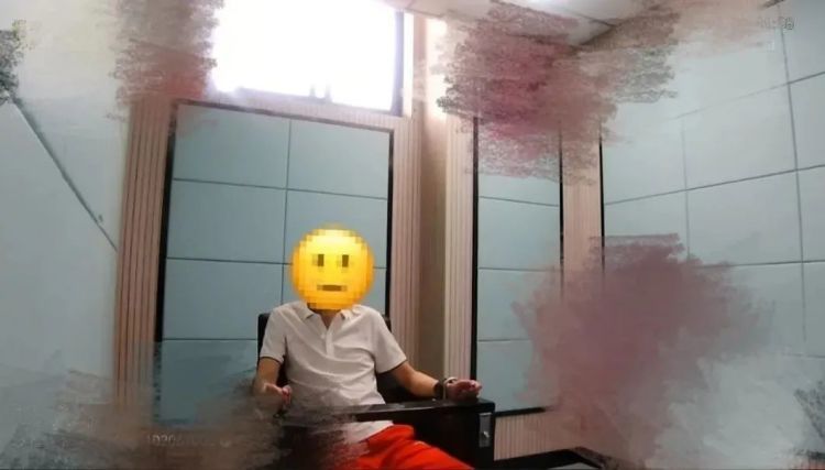 一男子高空抛掷两个白酒玻璃瓶，被刑拘！