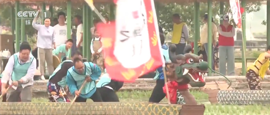 无龙舟,不端午!各地花式龙舟赛打开文旅新赛道 点亮“假日经济” 无龙舟,不端午!各地花式龙舟赛打开文旅新赛道 点亮“假日经济”