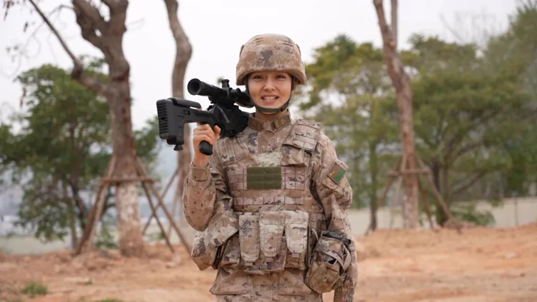 被誉为“军营版迪丽热巴”的她,获全国表彰! 被誉为“军营版迪丽热巴”的她,获全国表彰!