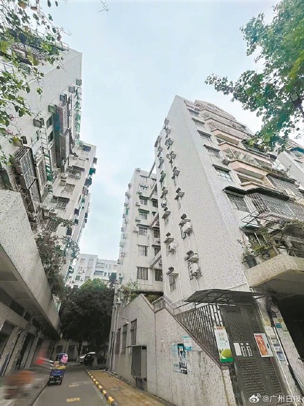 广州老楼街坊一次性盼来14部电梯,荔湾区首个连片加装电梯小区最快年内动工 广州老楼街坊一次性盼来14部电梯,荔湾区首个连片加装电梯小区最快年内动工