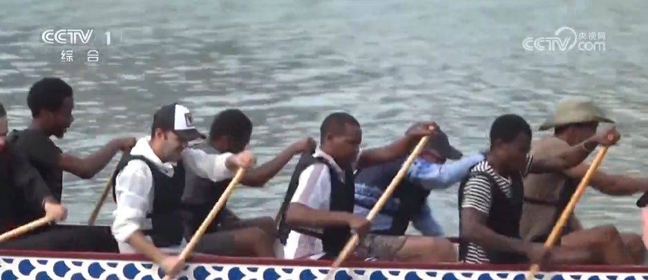 无龙舟,不端午!各地花式龙舟赛打开文旅新赛道 点亮“假日经济” 无龙舟,不端午!各地花式龙舟赛打开文旅新赛道 点亮“假日经济”