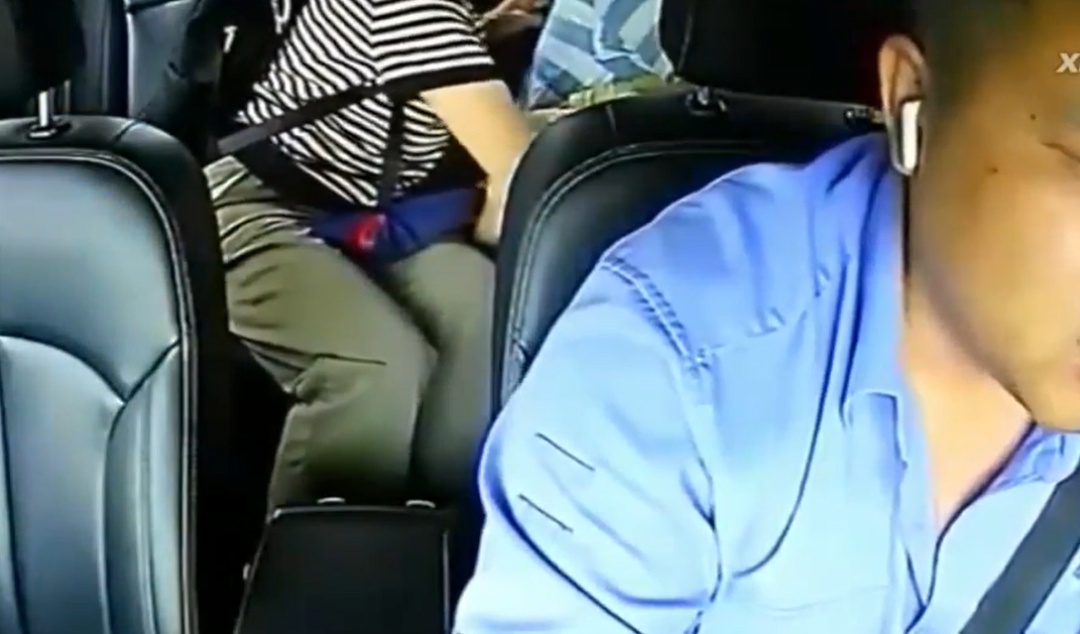 厦门岛内突发！幼童昏厥，的士司机连闯红灯紧急送医！