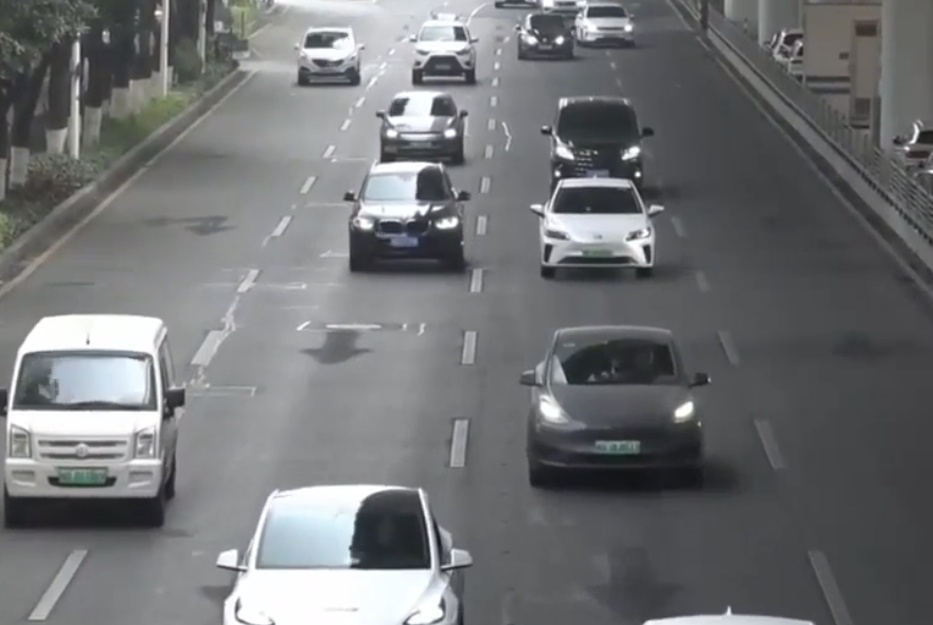 厦门岛内突发！幼童昏厥，的士司机连闯红灯紧急送医！