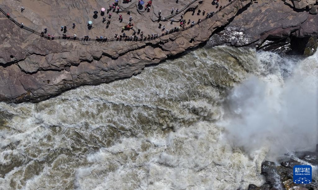 夏日壶口瀑布奔腾壮美 夏日壶口瀑布奔腾壮美