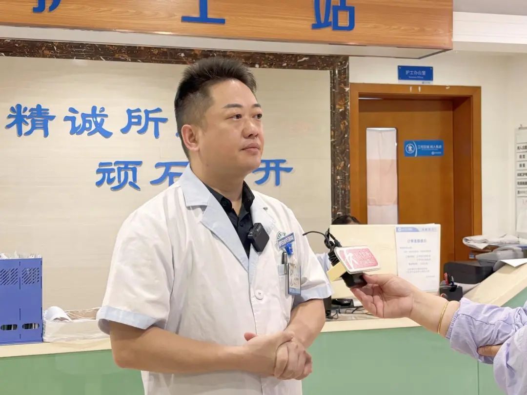 女子腹背胀痛还呕吐不止,就医竟揪出一枚“酸枣”胆囊结石 女子腹背胀痛还呕吐不止,就医竟揪出一枚“酸枣”胆囊结石