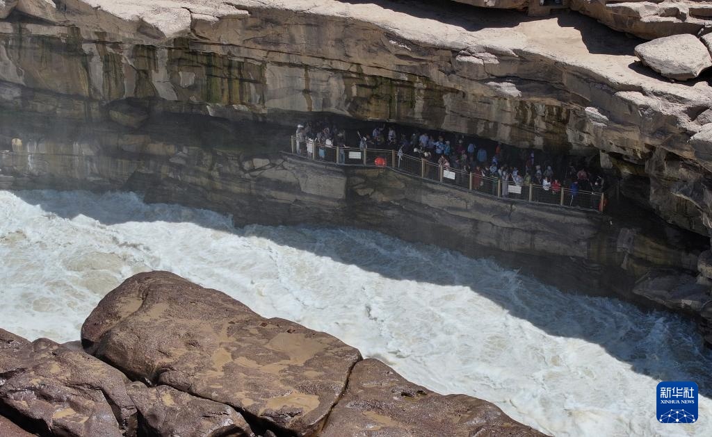 夏日壶口瀑布奔腾壮美 夏日壶口瀑布奔腾壮美