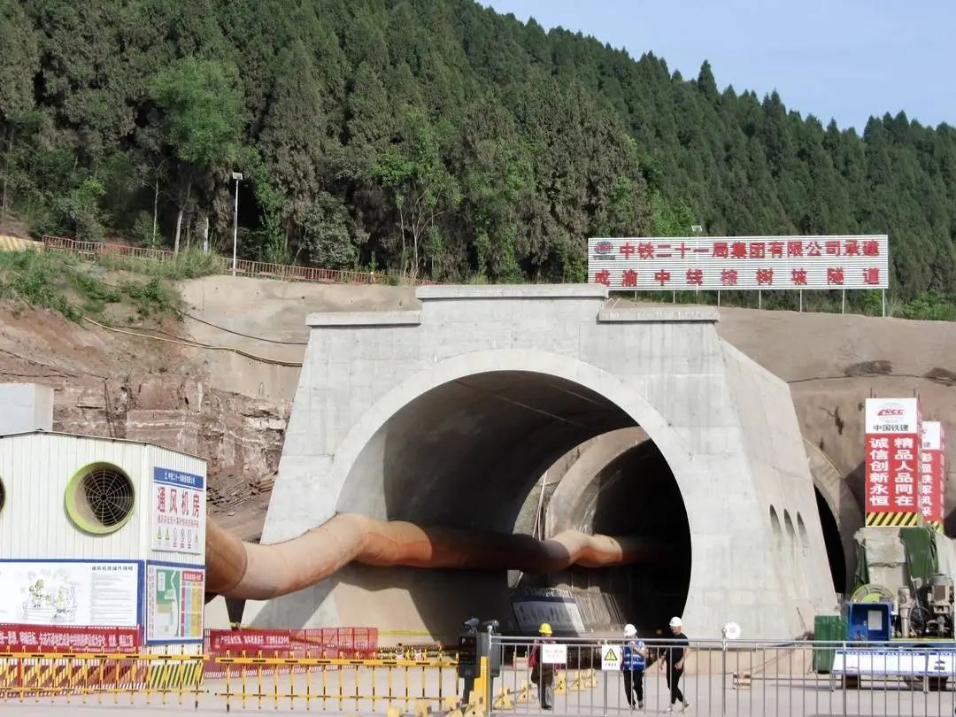 成都50分钟飙拢重庆！这条高铁最新进展→