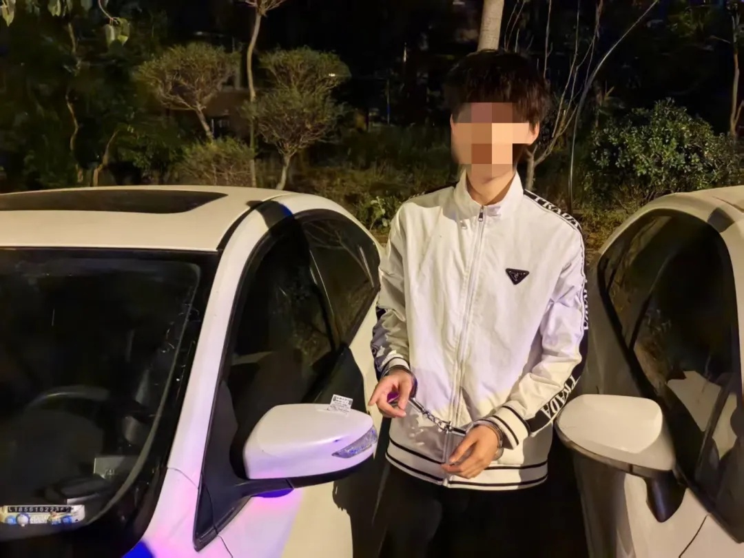 凌晨1点,男子鬼鬼祟祟……“如果遇到请立即报警”! 凌晨1点,男子鬼鬼祟祟……“如果遇到请立即报警”!