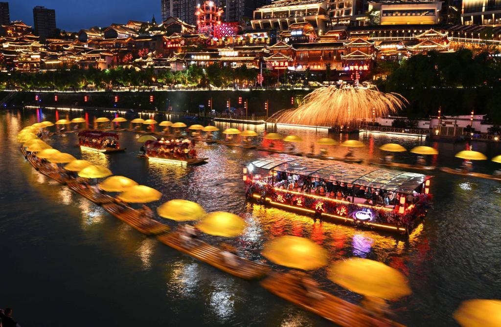 假期出游火 文化味更浓——2025年端午节假期盘点 假期出游火 文化味更浓——2025年端午节假期盘点