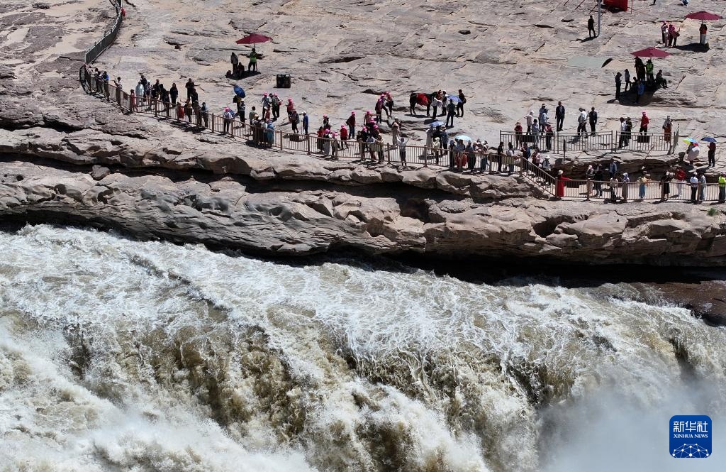 夏日壶口瀑布奔腾壮美 夏日壶口瀑布奔腾壮美