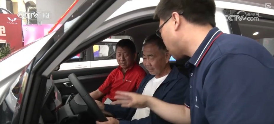 政策给力市场“涨”势喜人 “焕”出美好生活激活消费“一池春水” 政策给力市场“涨”势喜人 “焕”出美好生活激活消费“一池春水”