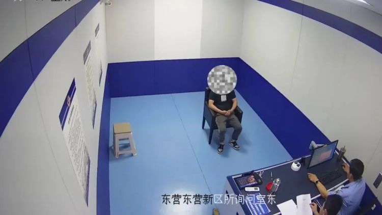 “雇人”自首漏洞百出，派出所上演“顶包”大戏！