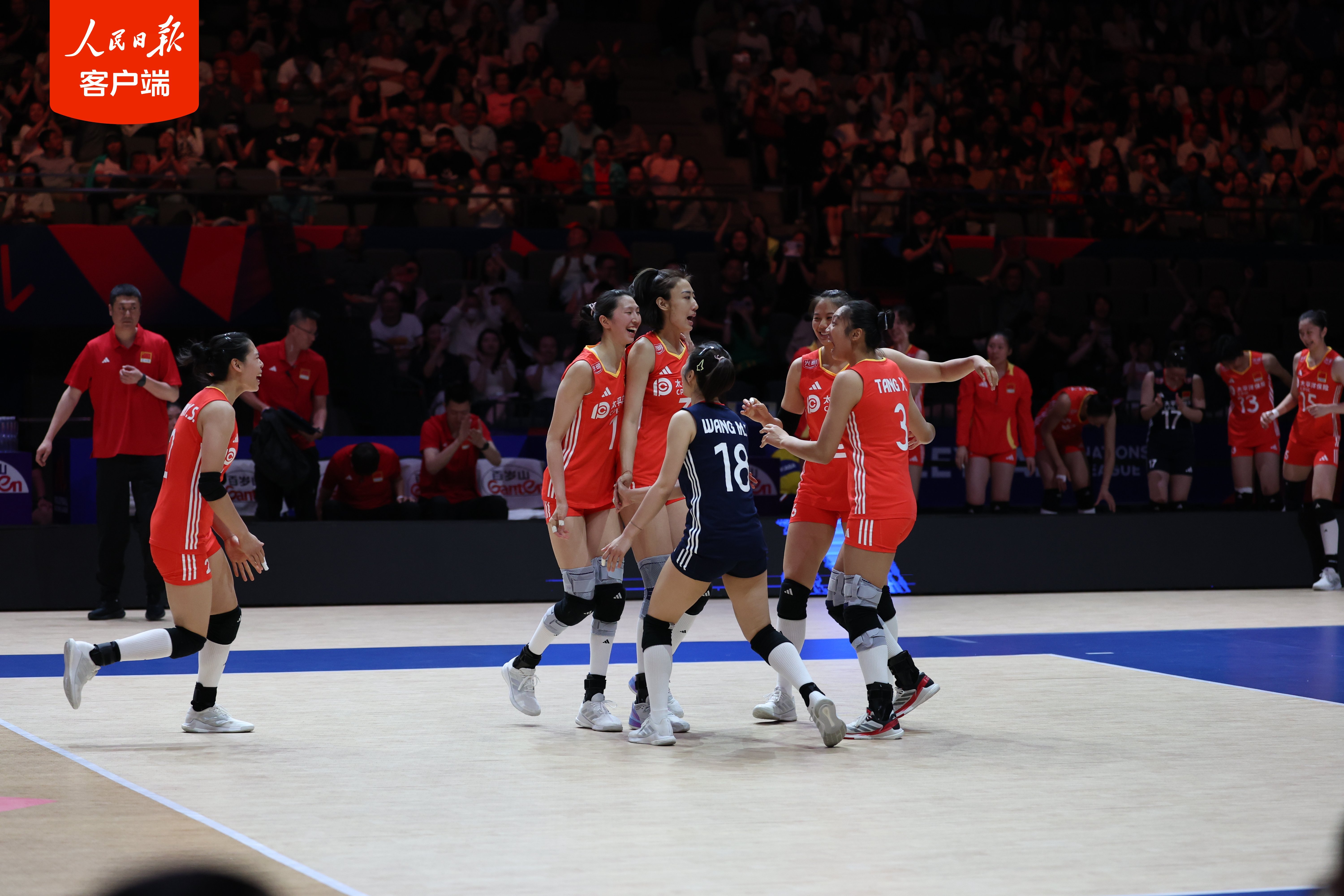 中国女排新周期开门红!3:0战胜比利时队 中国女排新周期开门红!3:0战胜比利时队