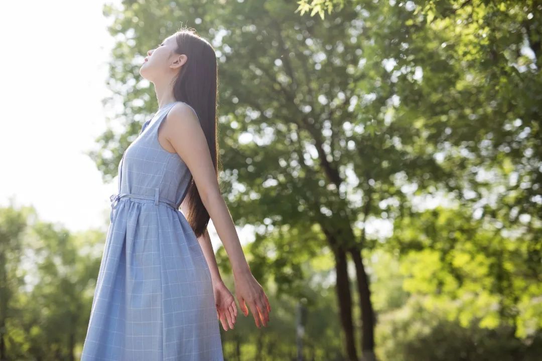 过度防晒导致骨质疏松?夏天这样做可能让骨头变“脆”! 过度防晒导致骨质疏松?夏天这样做可能让骨头变“脆”!