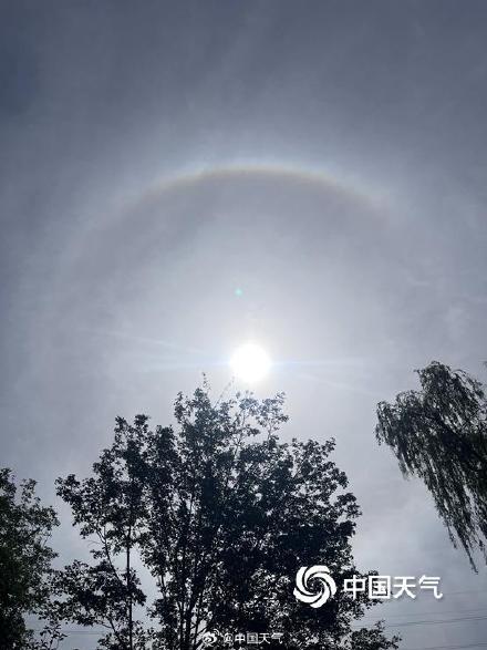 芒种日 北京天空现日晕景观