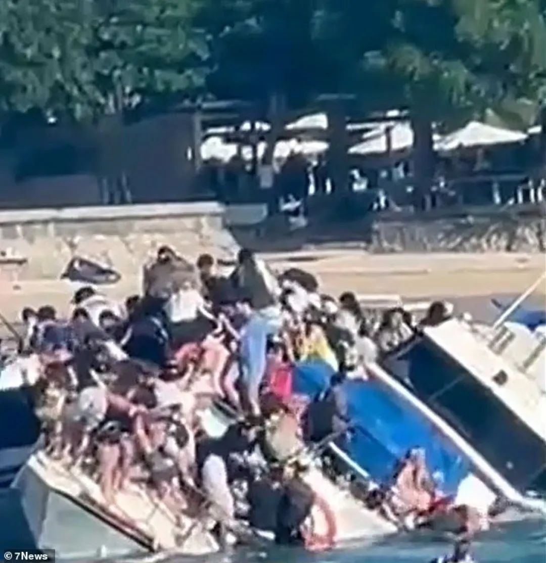 巴厘岛翻船当事人称当地人帮忙救援,中国游客需警惕“黑导” 巴厘岛翻船当事人称当地人帮忙救援,中国游客需警惕“黑导”