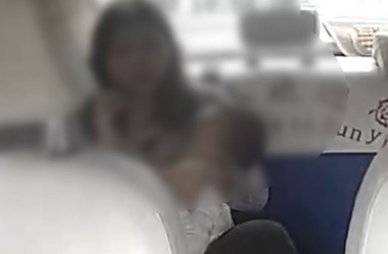 四辆车相继“闯红灯”，却获全网点赞！遵义街头这一幕太温暖→