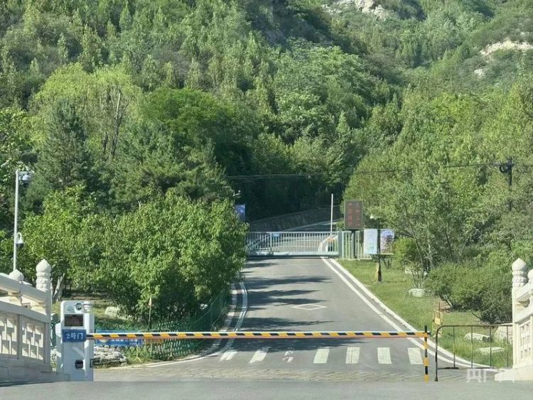 “听到轰隆一声”!太原一博物馆有建筑坍塌,山体出现大坑!现场画面 “听到轰隆一声”!太原一博物馆有建筑坍塌,山体出现大坑!现场画面