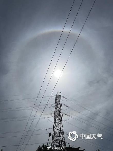 芒种日 北京天空现日晕景观