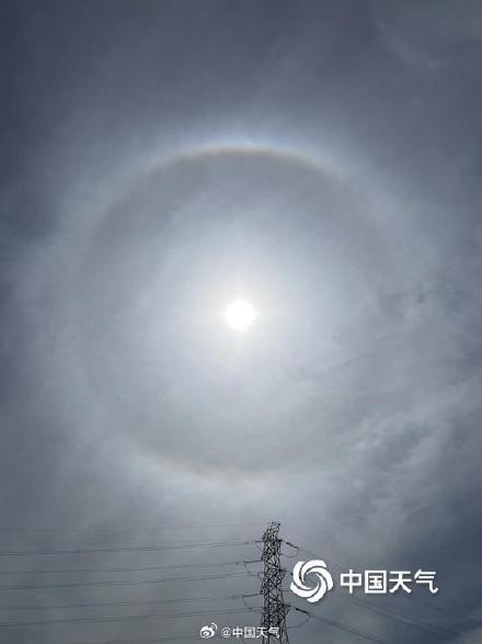 芒种日 北京天空现日晕景观