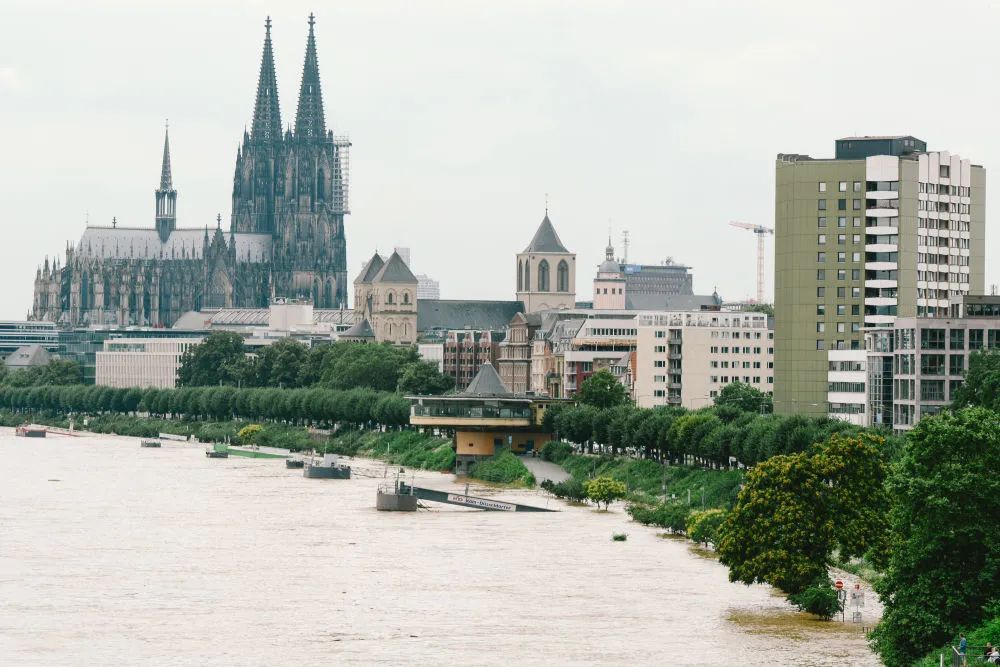 拆除三枚未爆炸弹,德国紧急疏散两万余人! 拆除三枚未爆炸弹,德国紧急疏散两万余人!