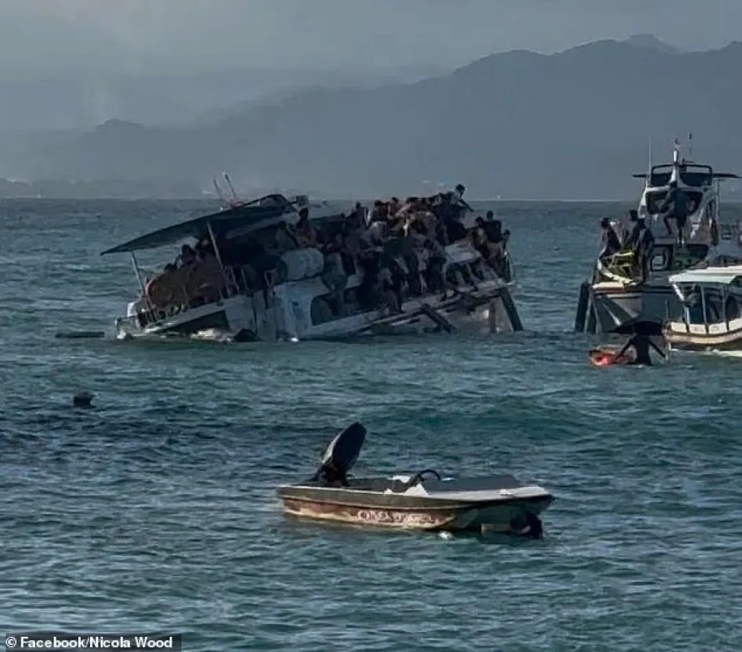 巴厘岛翻船当事人称当地人帮忙救援,中国游客需警惕“黑导” 巴厘岛翻船当事人称当地人帮忙救援,中国游客需警惕“黑导”