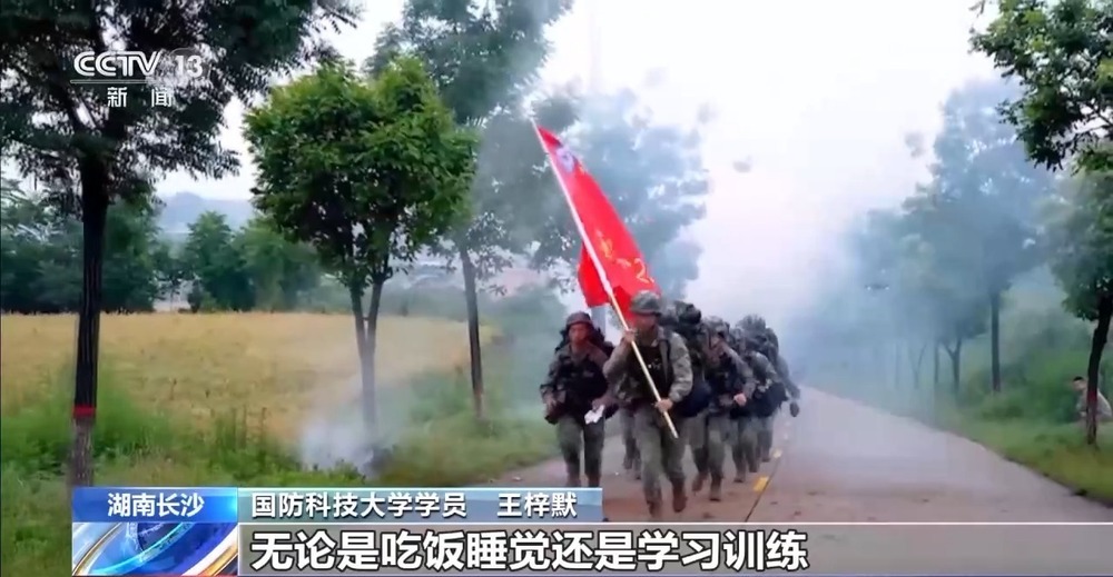 @高考考生 军校学长学姐喊你来报考啦~ @高考考生 军校学长学姐喊你来报考啦~