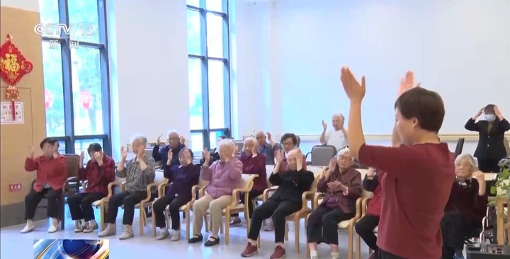 23元吃三餐！同学会+篝火趴 中小城市这样宠银发旅居客